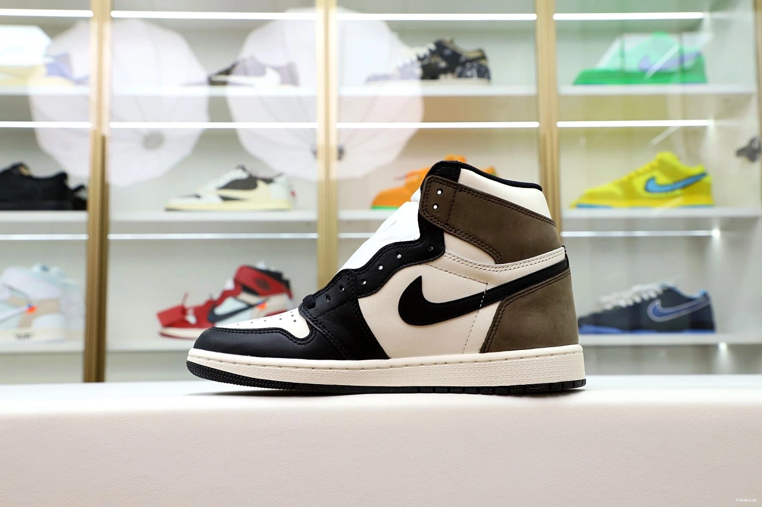 AIR 'DARK MOCHA' OG 1 HIGH JORDAN RETRO 0125